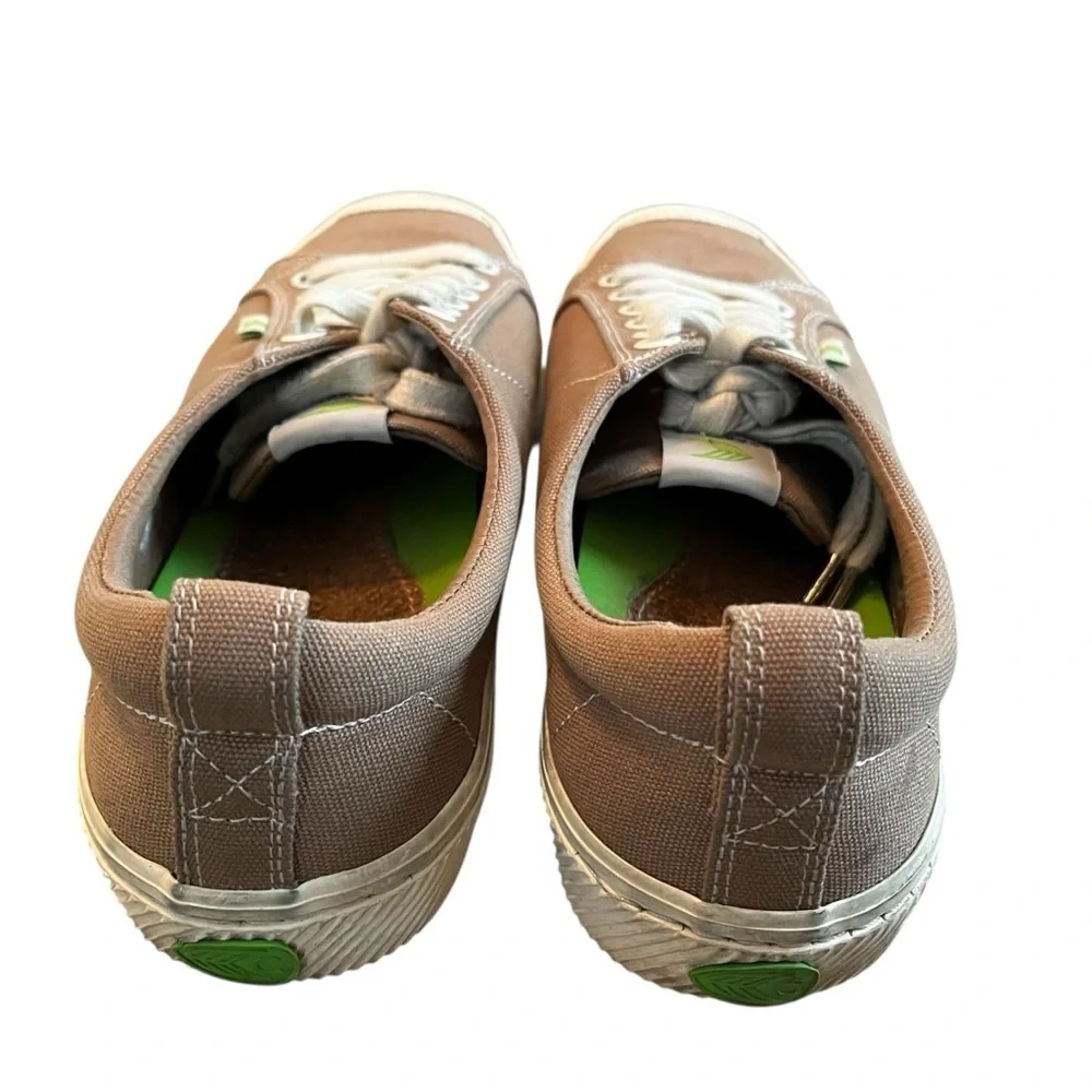 Cariuma OCA Men’s 9 Women’s 10.5 Low Canvas Sneakers Burnt Sand Brown